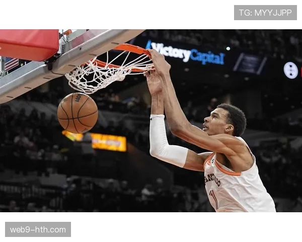 文班亚马半场砍下30分15篮板,马刺领先掘金进入下半场 文班亚马半场砍下30分15篮板,马刺领先掘金进入下半场